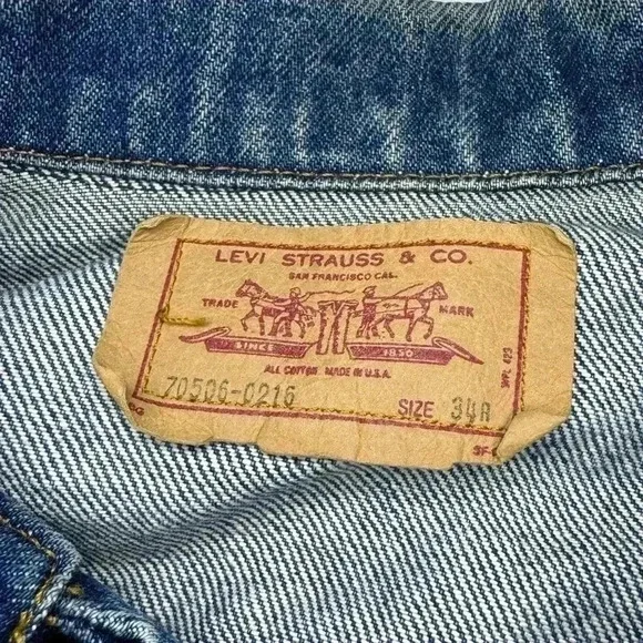 Vintage Levi's Denim Jacket Women's Red tab - Picture 4 of 13